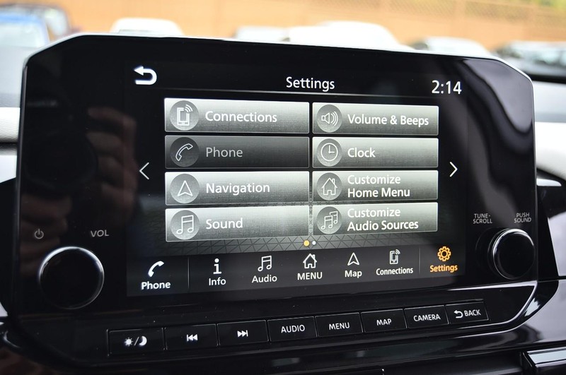 Nissan Pathfinder Vehicle Image 17