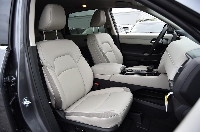 Nissan Pathfinder Vehicle Image 24