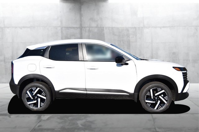 Nissan Kicks Vehicle Image 05