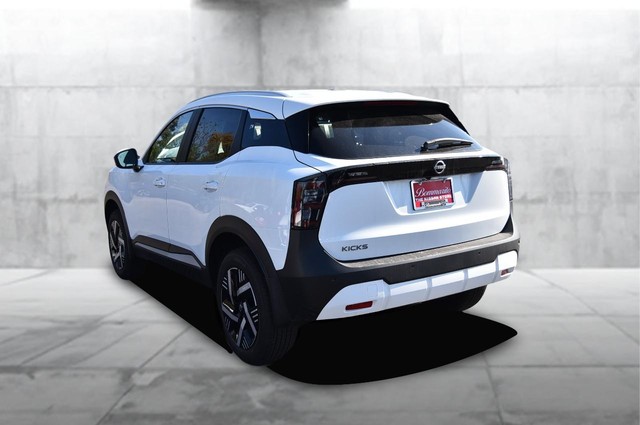 Nissan Kicks Vehicle Image 07