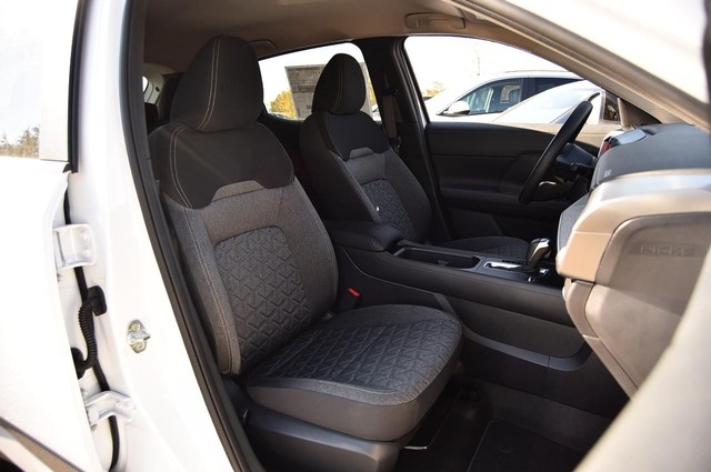 Nissan Kicks Vehicle Image 22