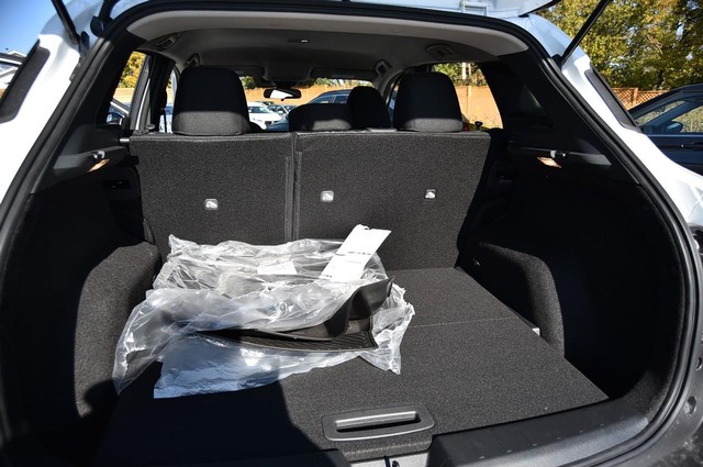 Nissan Kicks Vehicle Image 24