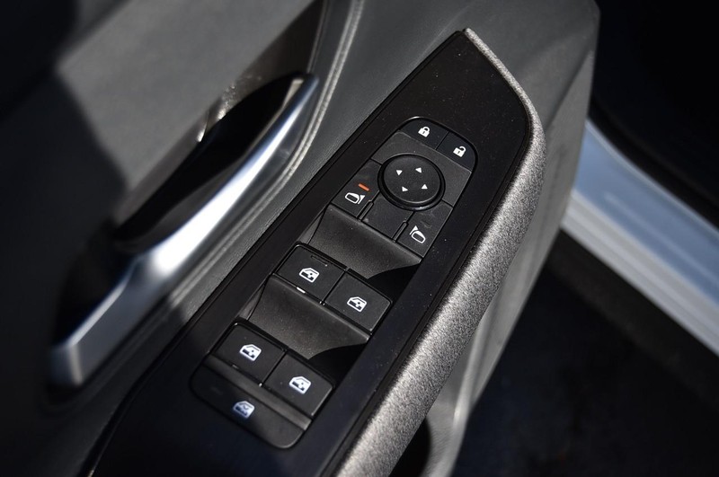 Nissan Kicks Vehicle Full-screen Gallery Image 9