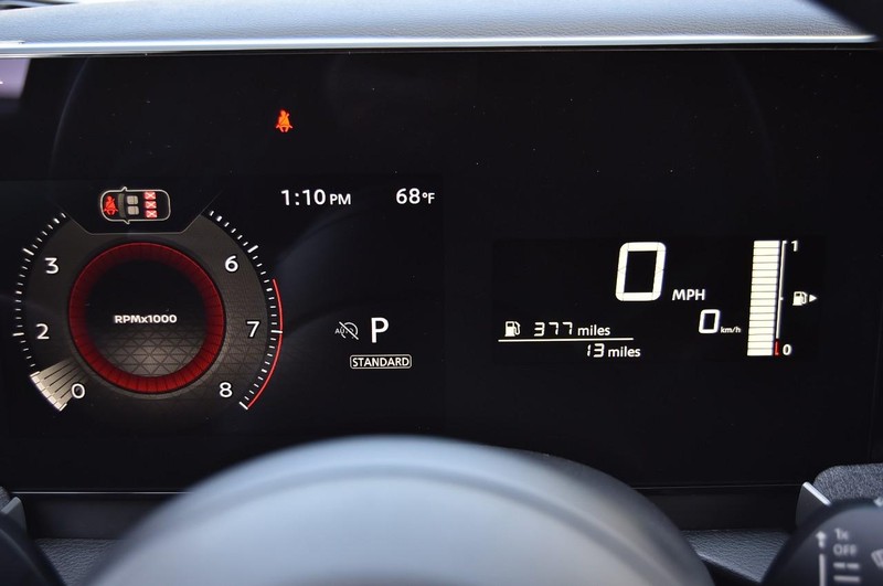 Nissan Kicks Vehicle Full-screen Gallery Image 12