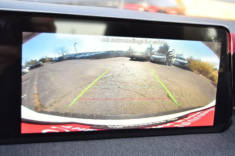 Nissan Kicks Vehicle Full-screen Gallery Image 13