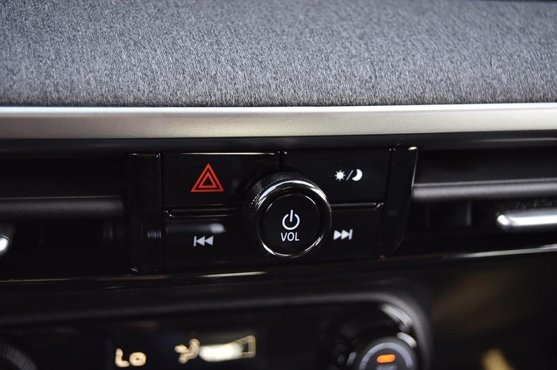 Nissan Kicks Vehicle Full-screen Gallery Image 15