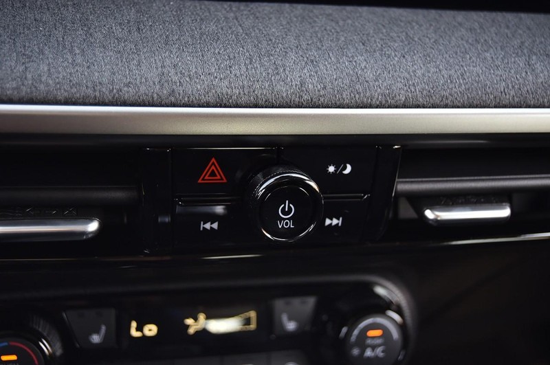 Nissan Kicks Vehicle Image 15