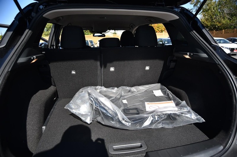 Nissan Kicks Vehicle Image 24