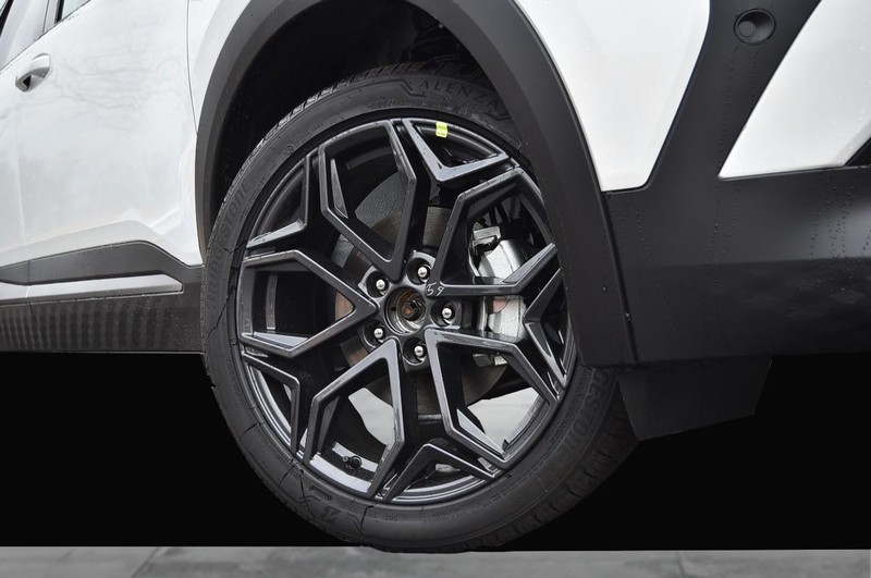 Nissan Kicks Vehicle Image 03