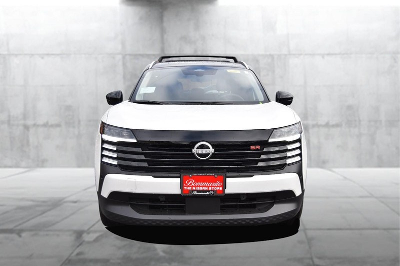 Nissan Kicks Vehicle Image 04