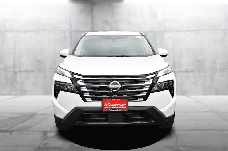 Nissan Rogue Vehicle Image 04