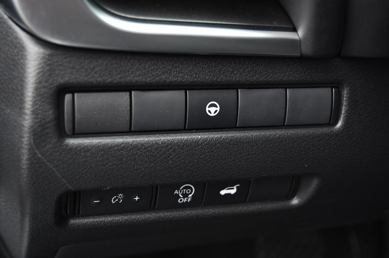 Nissan Rogue Vehicle Image 11