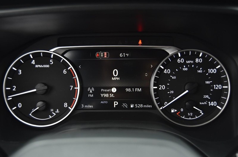 Nissan Rogue Vehicle Image 12