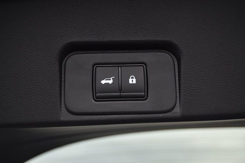 Nissan Rogue Vehicle Image 25