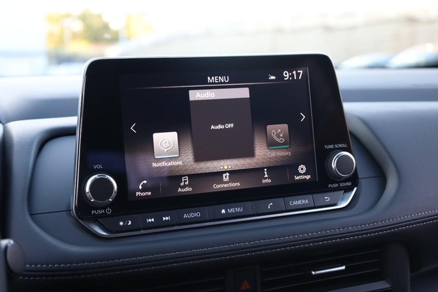 Nissan Rogue Vehicle Image 11