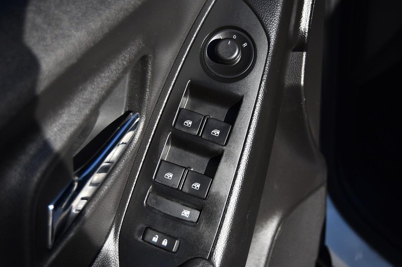 Chevrolet Trax Vehicle Full-screen Gallery Image 09