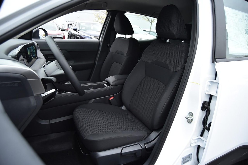 Nissan Kicks Vehicle Image 21