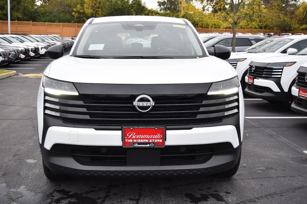 Nissan Kicks Vehicle Image 04