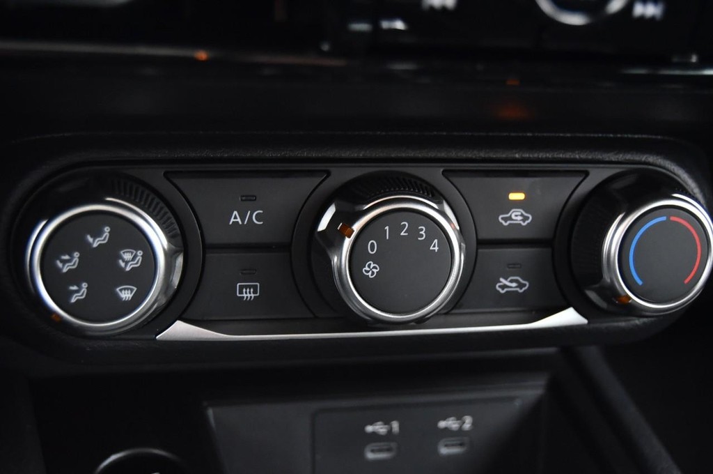 Nissan Kicks Vehicle Image 16