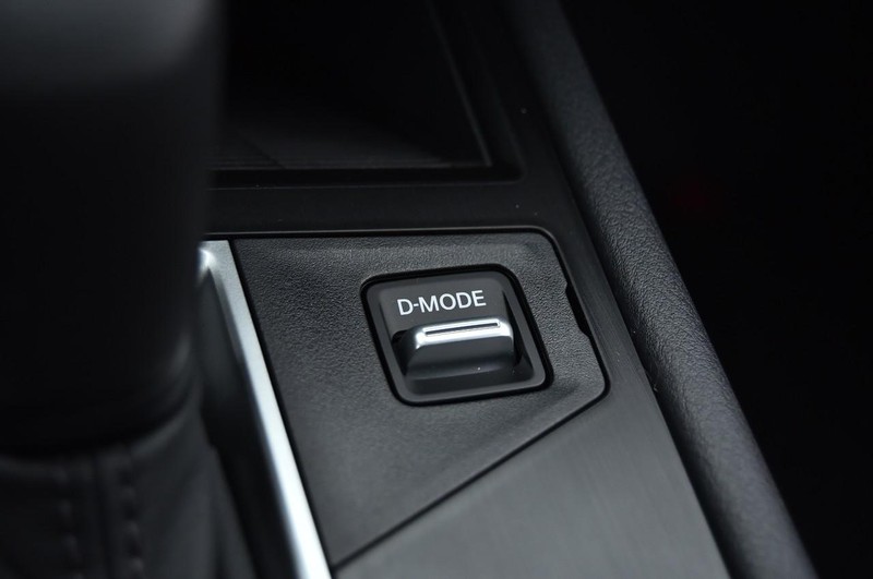 Nissan Kicks Vehicle Full-screen Gallery Image 19