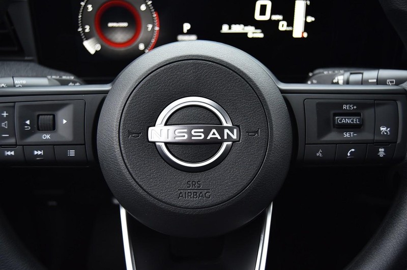 Nissan Kicks Vehicle Full-screen Gallery Image 20