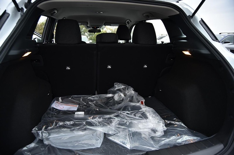 Nissan Kicks Vehicle Full-screen Gallery Image 24