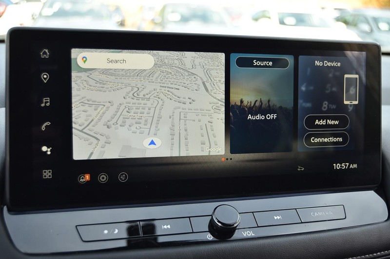 Nissan Rogue Vehicle Full-screen Gallery Image 17