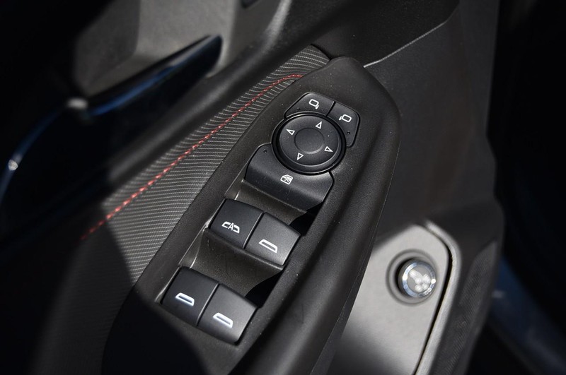 Chevrolet TrailBlazer Vehicle Full-screen Gallery Image 09