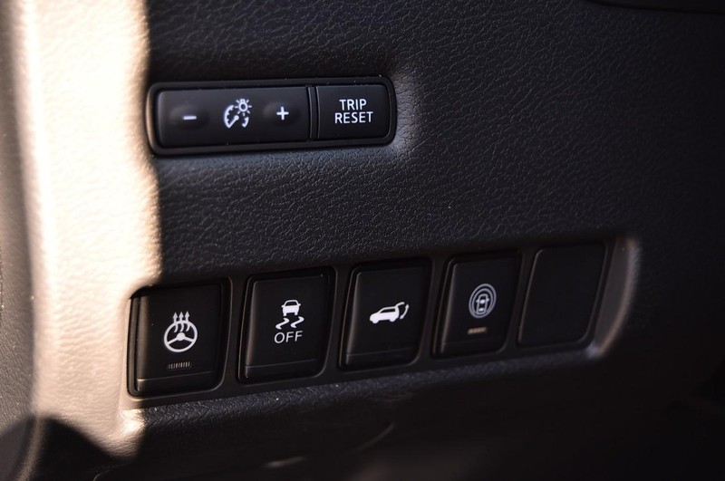 Nissan Murano Vehicle Image 13