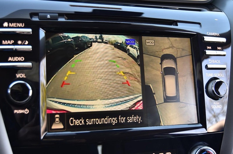 Nissan Murano Vehicle Image 15