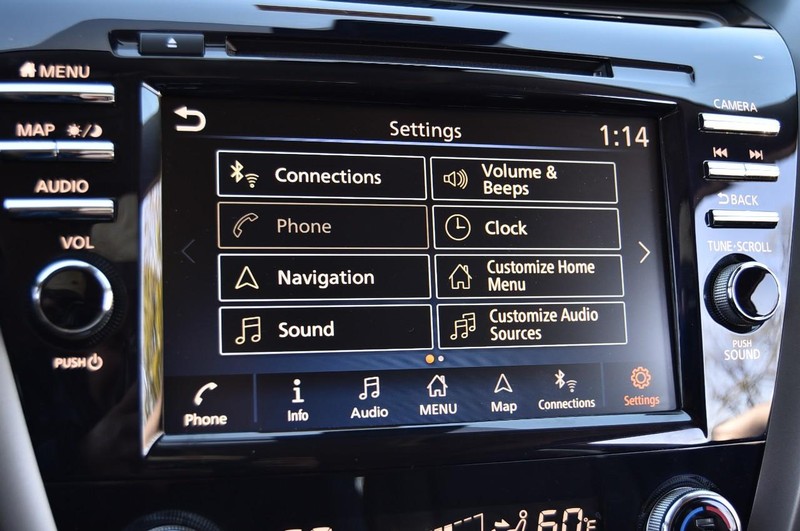 Nissan Murano Vehicle Image 16