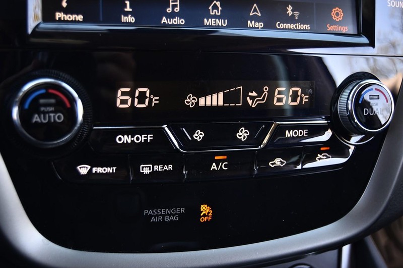 Nissan Murano Vehicle Image 17