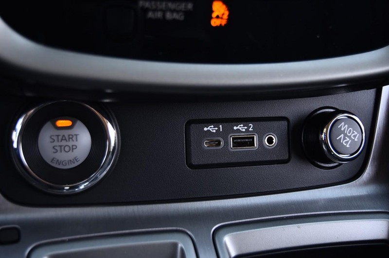 Nissan Murano Vehicle Image 18