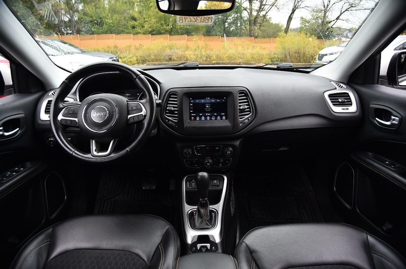 Jeep Compass Vehicle Image 08