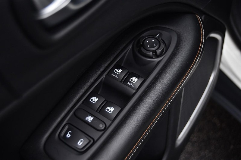 Jeep Compass Vehicle Image 09