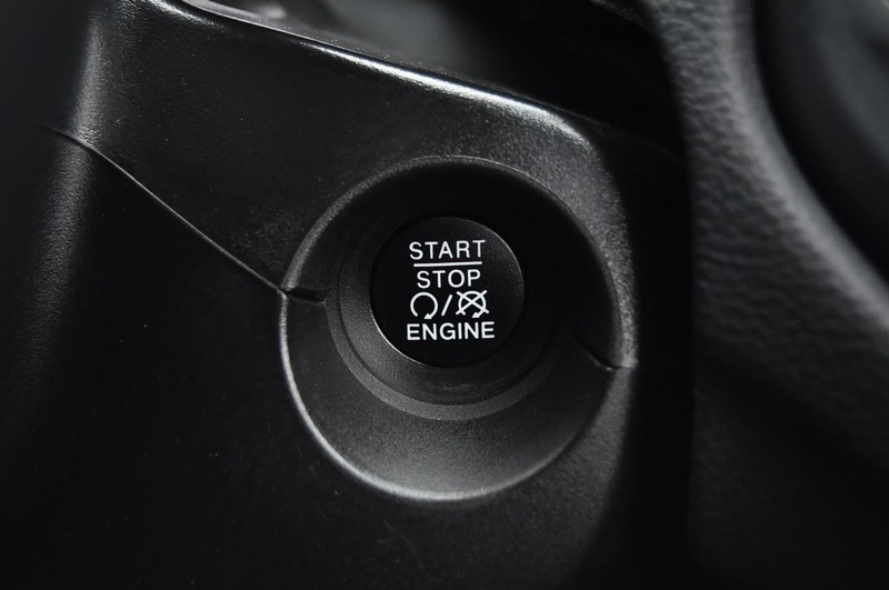 Jeep Compass Vehicle Image 17