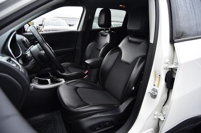 Jeep Compass Vehicle Image 19