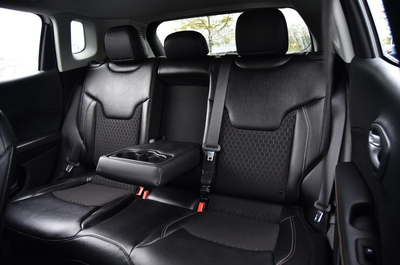 Jeep Compass Vehicle Image 21