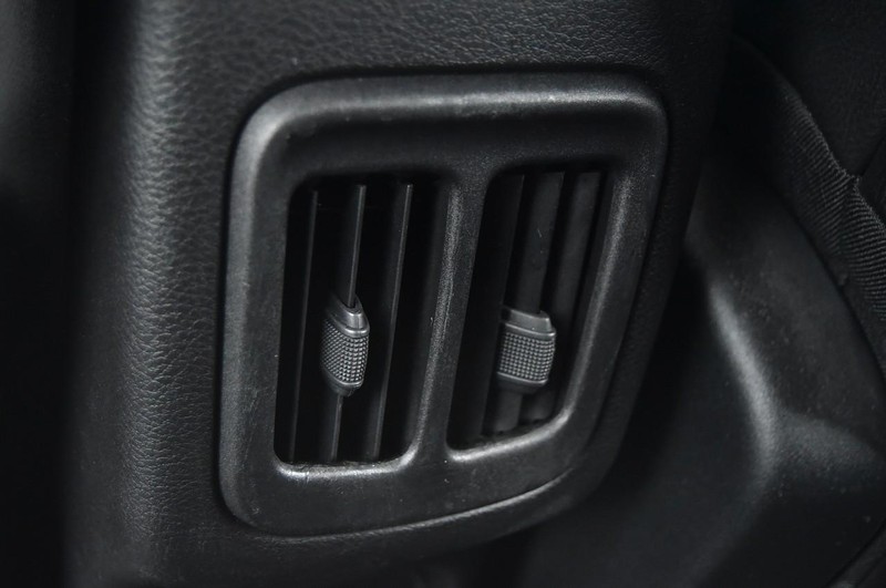 Jeep Compass Vehicle Image 22