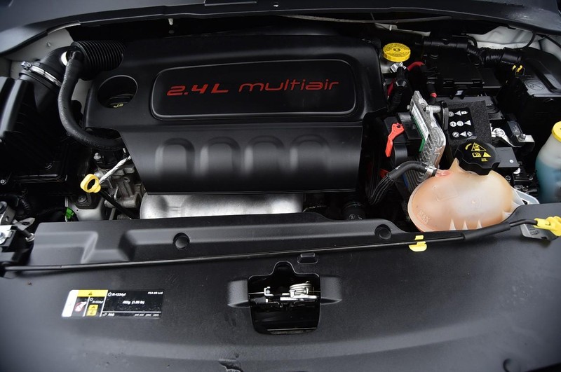 Jeep Compass Vehicle Image 25