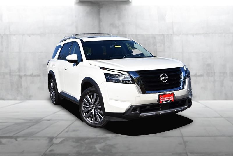 Nissan Pathfinder Vehicle Image 02