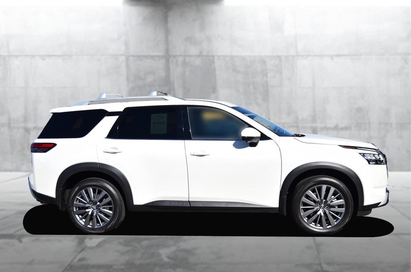 Nissan Pathfinder Vehicle Image 05