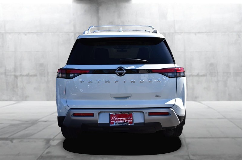 Nissan Pathfinder Vehicle Image 06