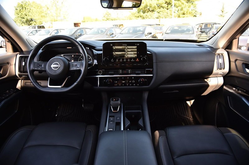 Nissan Pathfinder Vehicle Image 08