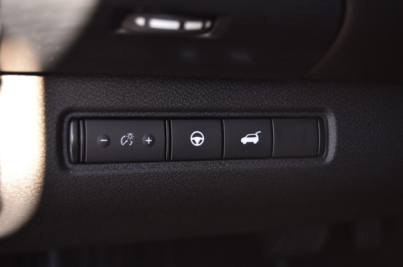 Nissan Pathfinder Vehicle Image 11