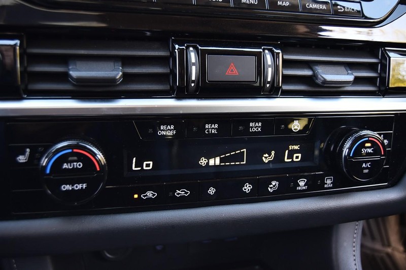 Nissan Pathfinder Vehicle Image 19