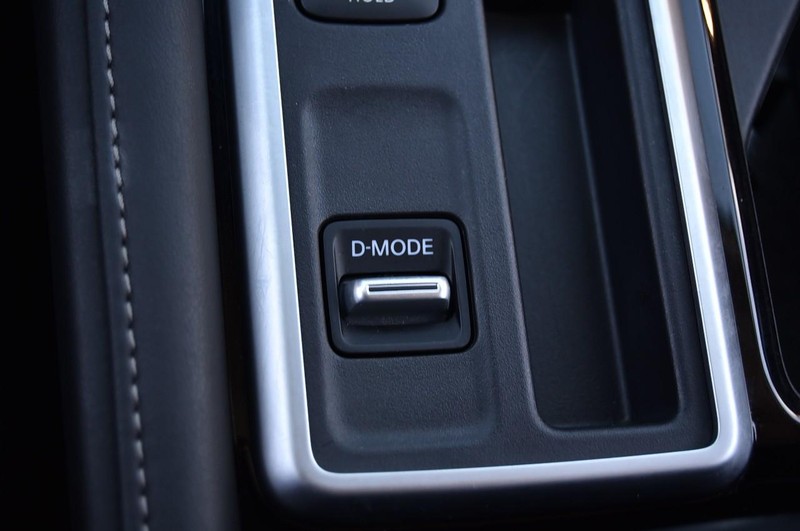 Nissan Pathfinder Vehicle Image 21