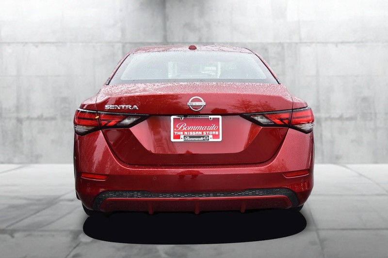 Nissan Sentra Vehicle Full-screen Gallery Image 6