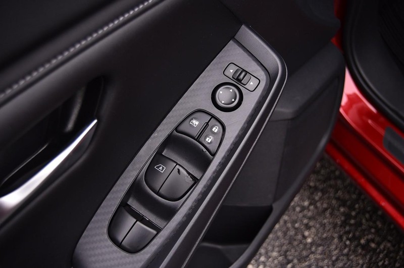 Nissan Sentra Vehicle Full-screen Gallery Image 9