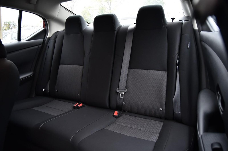 Nissan Sentra Vehicle Full-screen Gallery Image 21